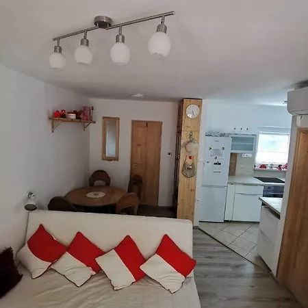 Kameleon Apartmanhaz Balatonszemes