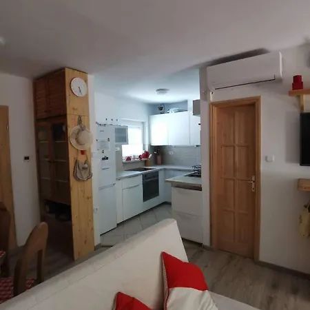 Apartman Kaméleon Ev Töltéssel Balatonszemes