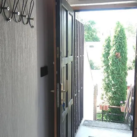 Kameleon Apartmanhaz Ev Toeltessel