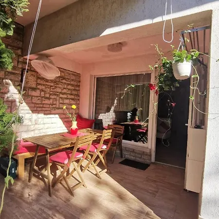 Kaméleon Ev Töltéssel Apartman *