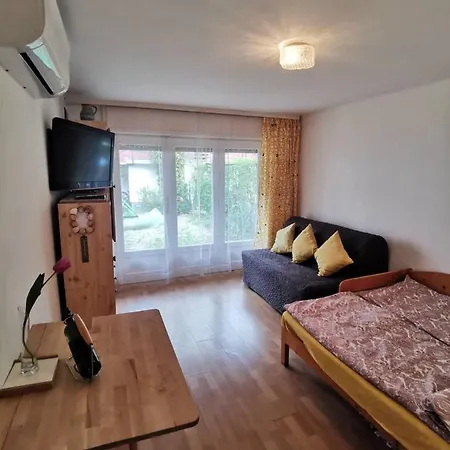 Apartment Kameleon Apartmanhaz Ev Toeltessel *