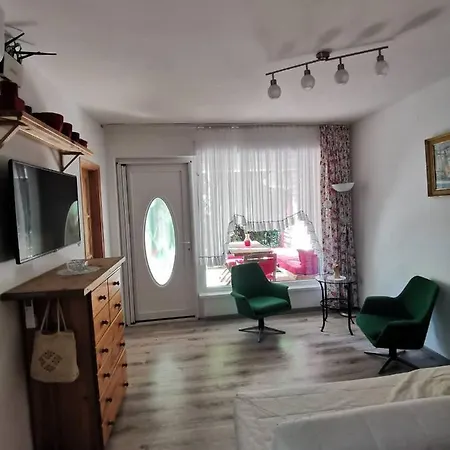 Kameleon Apartmanhaz Ev Toeltessel * Балатонсемеш