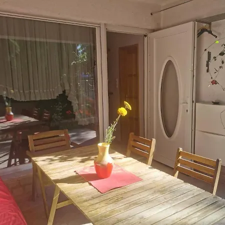 Apartman Kaméleon Ev Töltéssel *