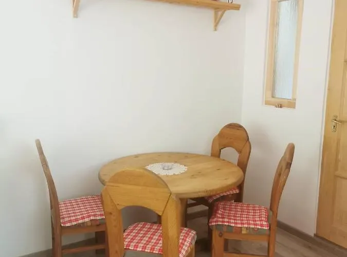 Kameleon Apartmanhaz Ev Toeltessel Lejlighed Balatonszárszó
