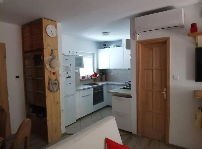 Lejlighed Kameleon Apartmanhaz Ev Toeltessel Balatonszárszó