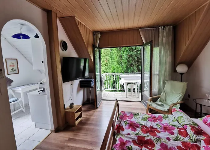 Lejlighed Kameleon Apartmanhaz Ev Toeltessel Balatonszárszó
